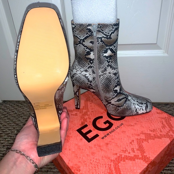 NEVER BEEN WORN Nude Snake Skin Heeled Booties - Picture 6 of 7
